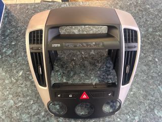 bontott KIA CEED Középkonzol Keret