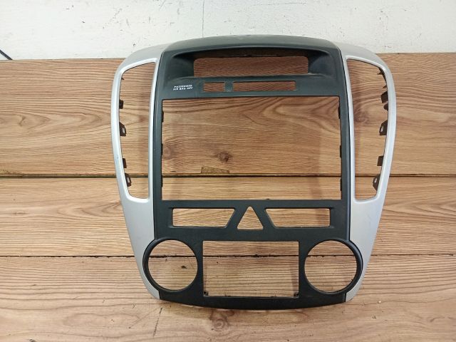 bontott KIA CEED Középkonzol Keret