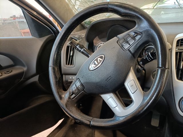 bontott KIA CEED Középkonzol Keret