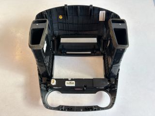 bontott KIA CEED Középkonzol Keret