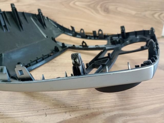 bontott KIA CEED Középkonzol Keret