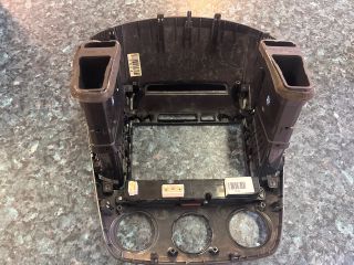 bontott KIA CEED Középkonzol Keret