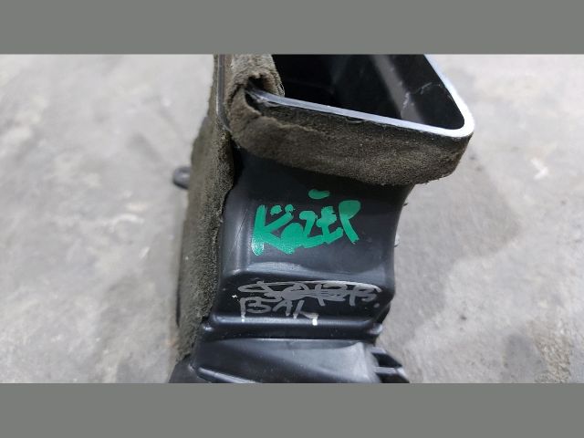 bontott KIA CEED Középső Bal Szellőző