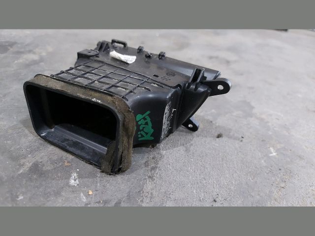 bontott KIA CEED Középső Bal Szellőző