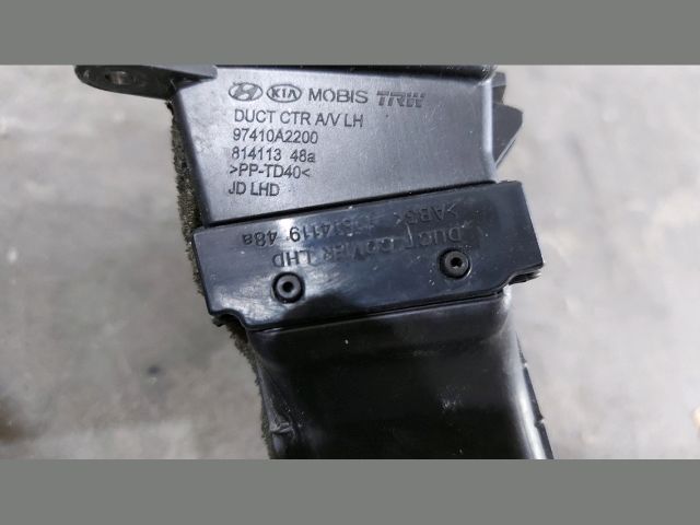 bontott KIA CEED Középső Bal Szellőző