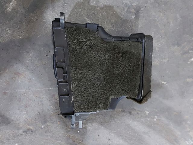 bontott KIA CEED Középső Bal Szellőző