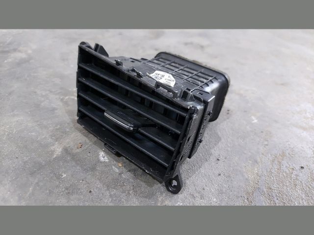 bontott KIA CEED Középső Bal Szellőző