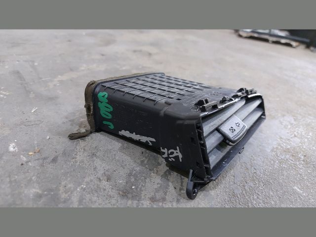 bontott KIA CEED Középső Jobb Szellőző