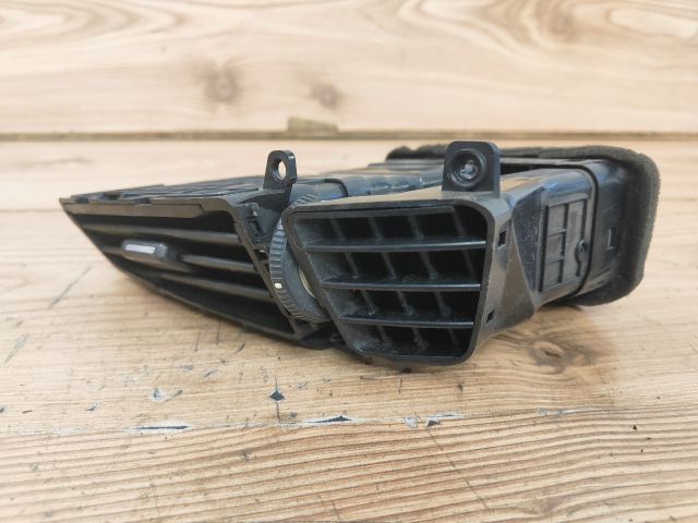 bontott KIA CEED Középső Jobb Szellőző