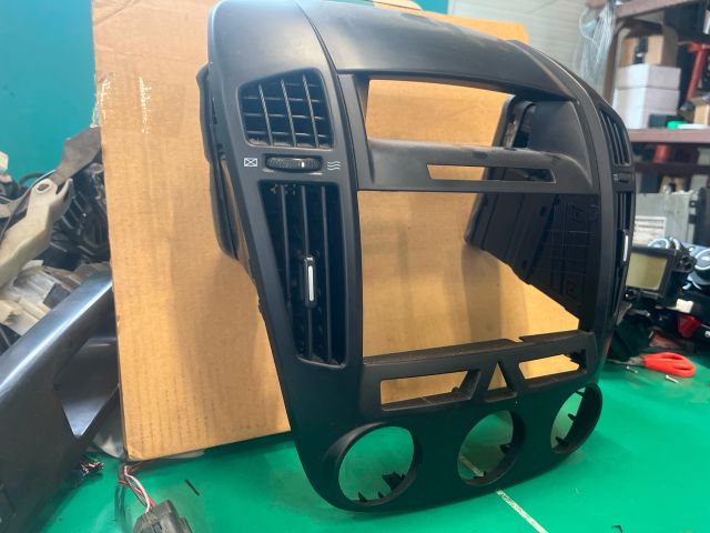 bontott KIA CEED Középső Szellőző