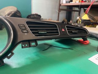 bontott KIA CEED Középső Szellőző