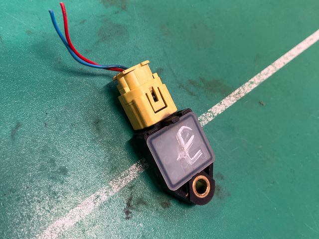 bontott KIA CEED Központi Ütközés Érzékelő