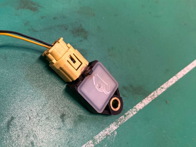 bontott KIA CEED Központi Ütközés Érzékelő