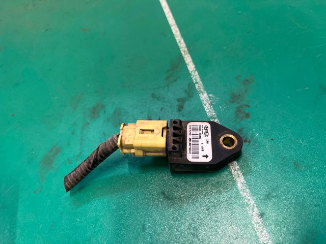 bontott KIA CEED Központi Ütközés Érzékelő