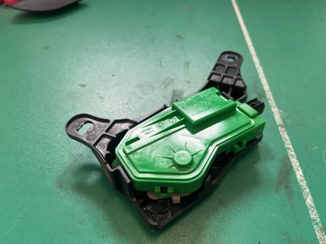 bontott KIA CEED Központizár Motor Tankajtó