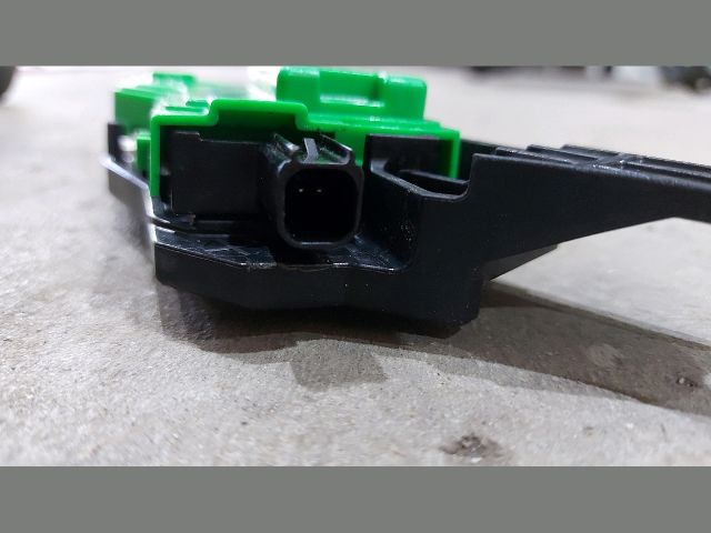 bontott KIA CEED Központizár Motor Tankajtó