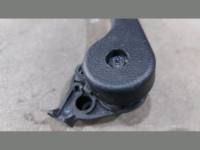 bontott KIA CEED Motorháztető Nyitó Kar / Gomb