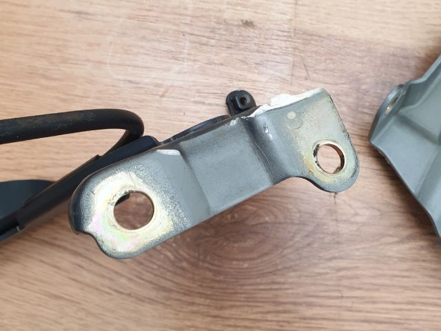 bontott KIA CEED Motorháztető Zsanér Pár