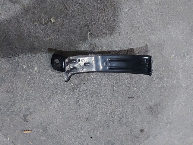 bontott KIA CEED Műszerfal Tartó Vas