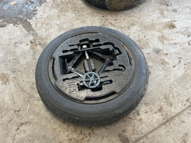 bontott KIA CEED Pótkerék