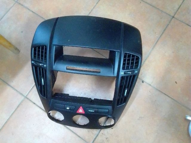 bontott KIA CEED Rádió / CD Keret