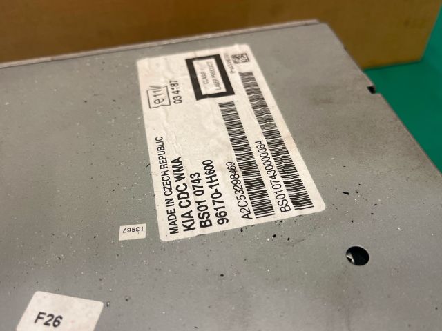 bontott KIA CEED Rádió / CD