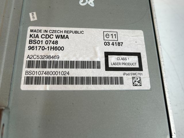 bontott KIA CEED Rádió / CD