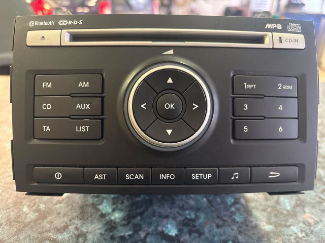 bontott KIA CEED Rádió / CD