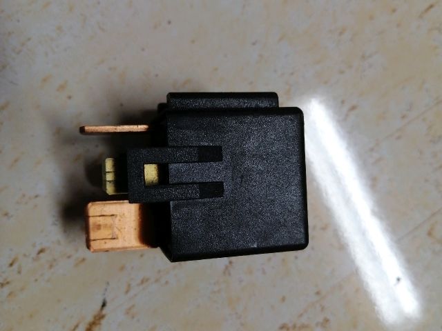 bontott KIA CEED Relé