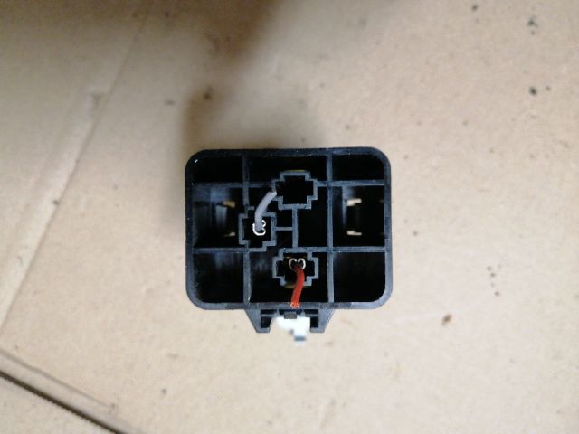 bontott KIA CEED Relé