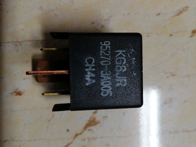 bontott KIA CEED Relé