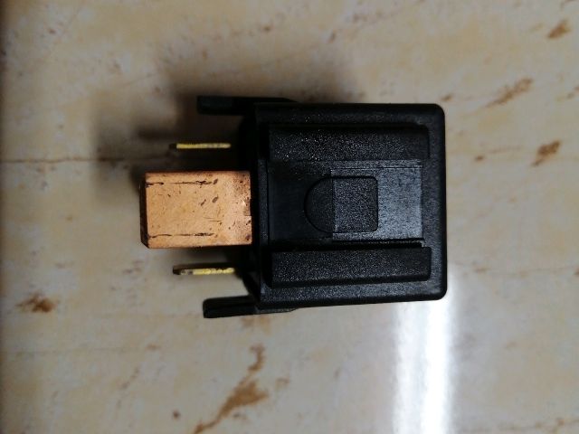 bontott KIA CEED Relé