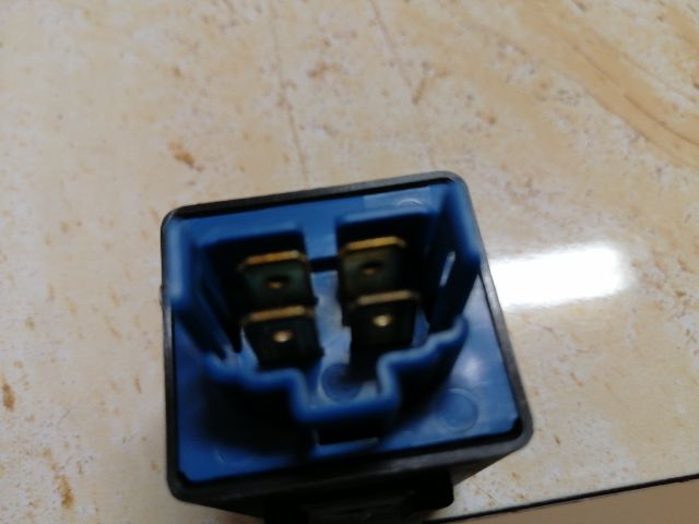 bontott KIA CEED Relé