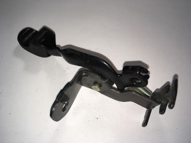 bontott KIA CEED Tankajtó Nyitó Kar / Gomb