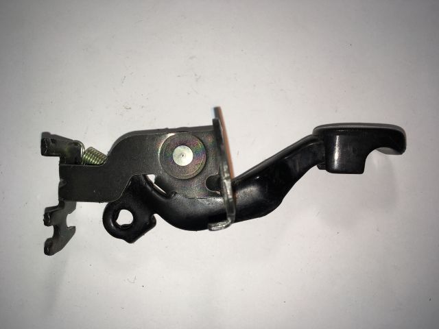 bontott KIA CEED Tankajtó Nyitó Kar / Gomb