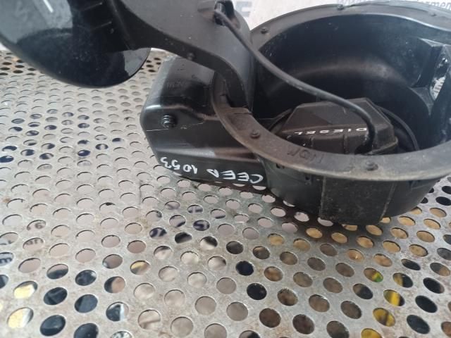 bontott KIA CEED Tankajtó