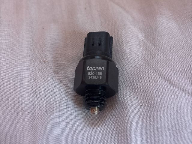 bontott KIA CEED Tolatólámpa Kapcsoló