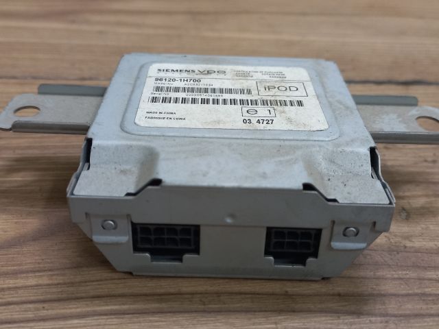 bontott KIA CEED USB Aljzat