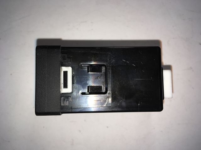 bontott KIA CEED USB Aljzat