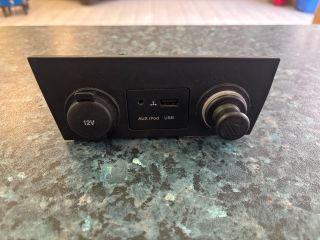 bontott KIA CEED USB Aljzat