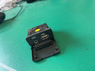 bontott KIA CEED USB Aljzat