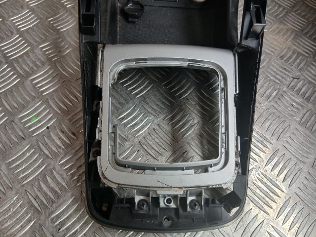 bontott KIA CEED Váltókar Keret