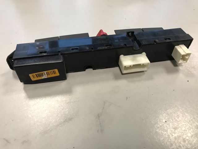 bontott KIA CEED Vészvillogó Kapcsoló