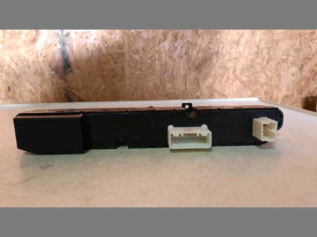 bontott KIA CEED Vészvillogó Kapcsoló