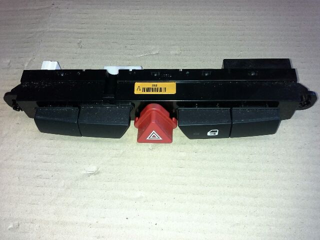 bontott KIA CEED Vészvillogó Kapcsoló