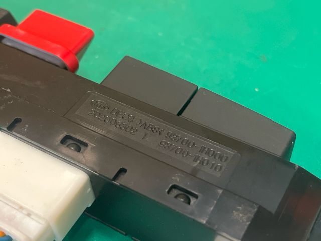 bontott KIA CEED Vészvillogó Kapcsoló