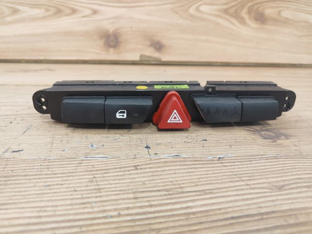 bontott KIA CEED Vészvillogó Kapcsoló