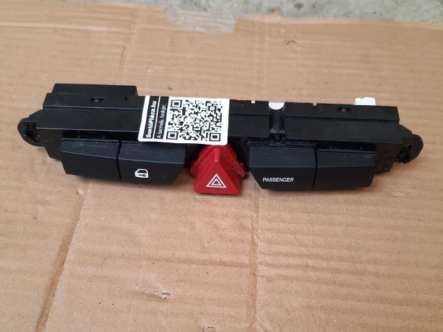 bontott KIA CEED Vészvillogó Kapcsoló