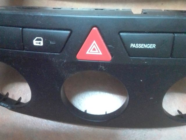 bontott KIA CEED Vészvillogó Kapcsoló