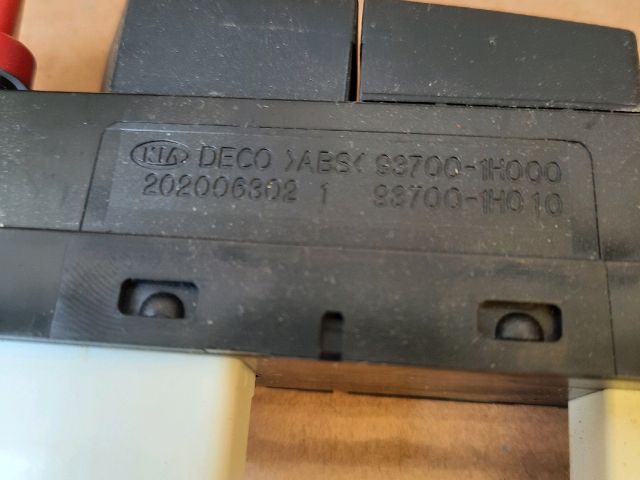 bontott KIA CEED Vészvillogó Kapcsoló